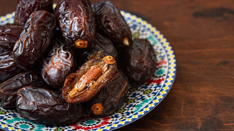 تصویر 4 از خرما پیارم باسکول درشت خوش طعم با بافت گوشتی